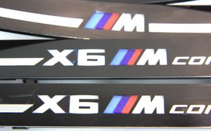 BMW X6M G06 F96 Priekinio kėbulo slenksčio apdaila 018798