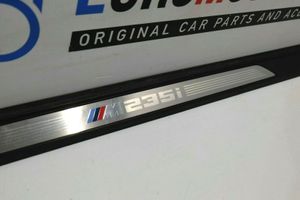 BMW 2 F22 F23 Priekinio kėbulo slenksčio apdaila 004808