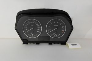 BMW 2 F46 Tachometer 000593