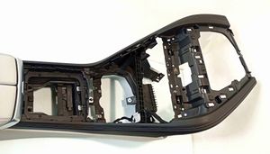 BMW M8 F93 Gran Coupe Center console 016662