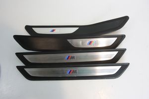 BMW 7 F01 F02 F03 F04 Garniture de marche-pieds avant 018977