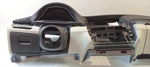 BMW 5 F10 F11 Panelė 022906