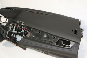 BMW 2 F45 Deska rozdzielcza K002018