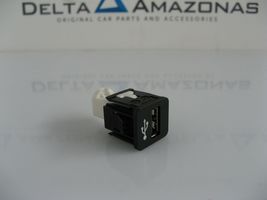 BMW 1 F20 F21 USB-pistokeliitin C00606