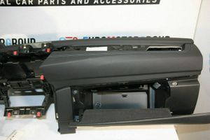 BMW 2 F46 Panelė K00703