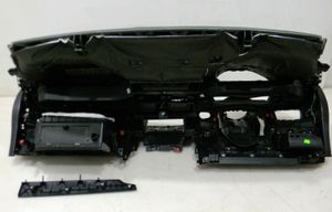 BMW 2 F45 Panelė C00577