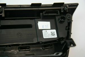 BMW 2 F45 Przyciski / Przełącznik regulacji głośności 012290