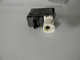 BMW X3 F25 Câble adaptateur AUX C00595