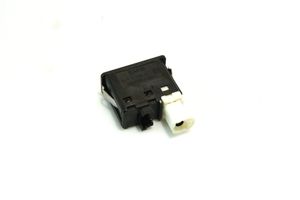 BMW X5 F15 Connettore plug in AUX 009077