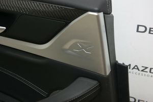 BMW X4M F98 Takaoven verhoilu J00463