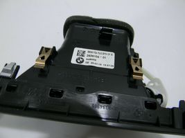 BMW 1 F20 F21 Kojelaudan tuuletussuuttimen suojalista C00466