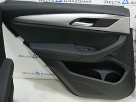 BMW X3 G01 Rivestimento del pannello della portiera posteriore C00182