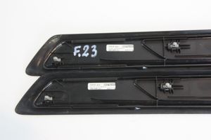 BMW 2 F22 F23 Etuoven kynnyksen suojalista 018978