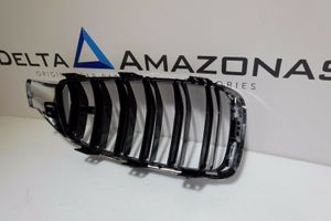 BMW M4 F82 F83 Griglia superiore del radiatore paraurti anteriore 001800