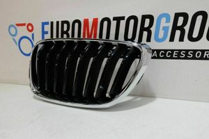 BMW 2 F22 F23 Grille calandre supérieure de pare-chocs avant 002060