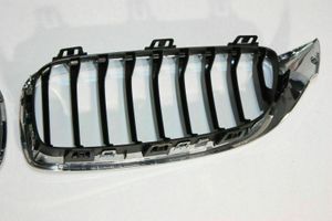 BMW 4 F36 Gran coupe Grille calandre supérieure de pare-chocs avant K001172