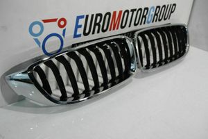 BMW 4 F36 Gran coupe Griglia superiore del radiatore paraurti anteriore K001172