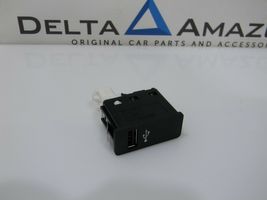 BMW 2 F45 Connettore plug in USB C00603