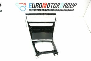 BMW 8 G14 Garniture de panneau console centrale 015354