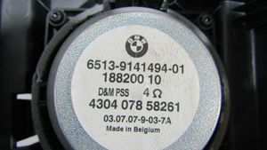 BMW 1 E81 E87 Tavaratilan sivuverhoilu R002672