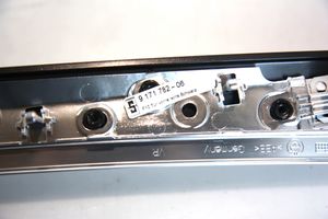 BMW 5 F10 F11 Etuoven verhoilu (käytetyt) 016201