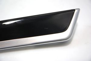 BMW 5 F10 F11 Barra di rivestimento della portiera anteriore 016201