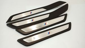 BMW 7 F01 F02 F03 F04 Garniture de marche-pieds avant 022087