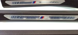 BMW X7 G07 Priekinio kėbulo slenksčio apdaila 027192