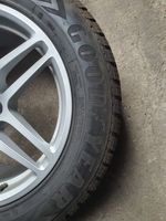 Porsche Macan R18 alloy rim 