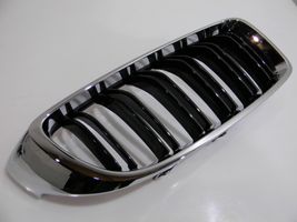 BMW M4 F82 F83 Grille calandre supérieure de pare-chocs avant C01272