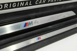 BMW M4 F82 F83 Etuoven kynnyksen suojalista 004309