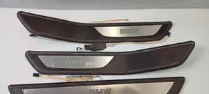 BMW 7 F01 F02 F03 F04 Copertura del rivestimento del sottoporta anteriore 028100