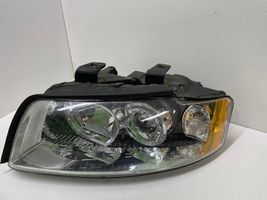 Audi A4 S4 B6 8E 8H Lampa przednia 