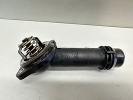 Audi A4 S4 B8 8K Termostaatin kotelo 06B121121