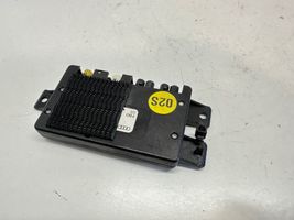 Audi A6 Allroad C5 Aerial antenna amplifier 