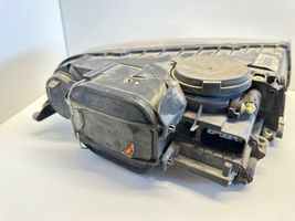 Volkswagen Touareg I Lampa przednia 7L6941015BK