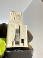 Audi A4 S4 B7 8E 8H Ajonvakautusjärjestelmän kytkin (ESP) 8E1927134