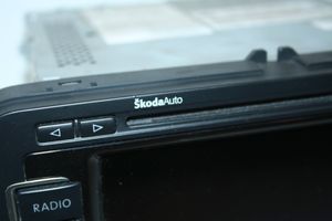 Skoda Octavia Mk2 (1Z) Panel / Radioodtwarzacz CD/DVD/GPS 1Z0035680A