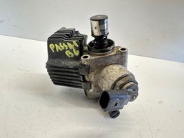 Volkswagen PASSAT B6 Polttoaineen ruiskutuksen suurpainepumppu 06F127025D