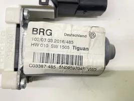 Volkswagen Tiguan Moteur de lève-vitre de porte arrière 5n0959704