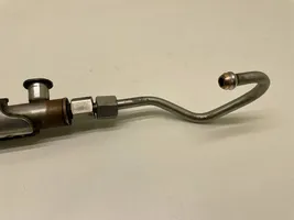 Volkswagen Tiguan Tuyau d'alimentation conduite de carburant 04E133320D