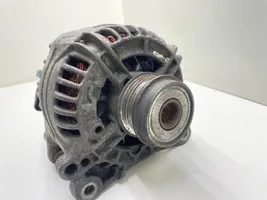 Volkswagen PASSAT B5 Alternator 028903031A