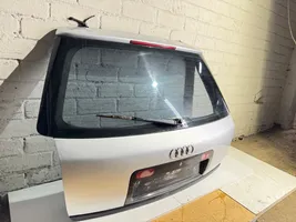 Audi A6 S6 C5 4B Takaluukun/tavaratilan kansi 