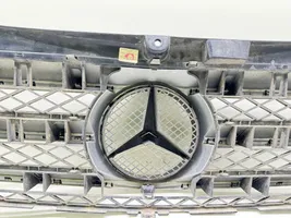Mercedes-Benz Vito Viano W639 Etupuskurin ylempi jäähdytinsäleikkö A6398800083