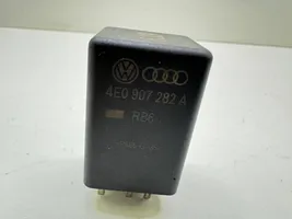 Audi A4 S4 B7 8E 8H Hehkutulpan esikuumennuksen rele 4E0907282A