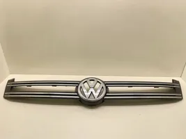 Volkswagen Tiguan Etupuskurin ylempi jäähdytinsäleikkö 5N0853655