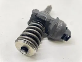 Volkswagen Touran I Fuel injector 038130073AG