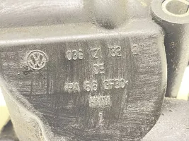 Volkswagen PASSAT B6 Tuyau de liquide de refroidissement moteur 03G121132