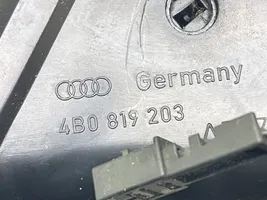 Audi A6 S6 C5 4B Dysze / Kratki środkowego nawiewu deski rozdzielczej 4B0819203