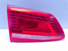 Volkswagen PASSAT B7 Luci posteriori del portellone del bagagliaio 3AF945307E